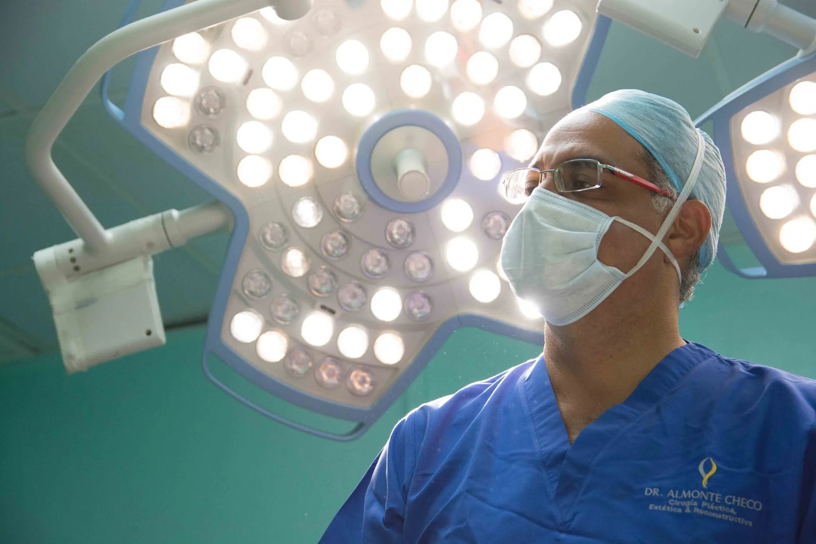 Dr. Enrique Almonte
